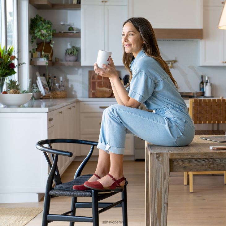 Dansko Frauen Eberesche Zinnober gemahlenes Nubuk Sandalen L6BV60108