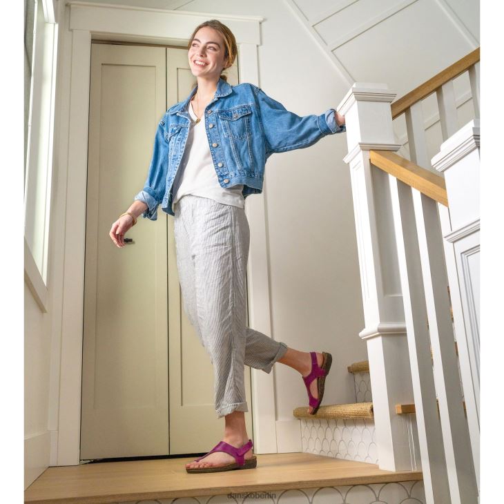 Dansko Frauen reece Magenta, wachsartig brüniert Sandalen L6BV6058